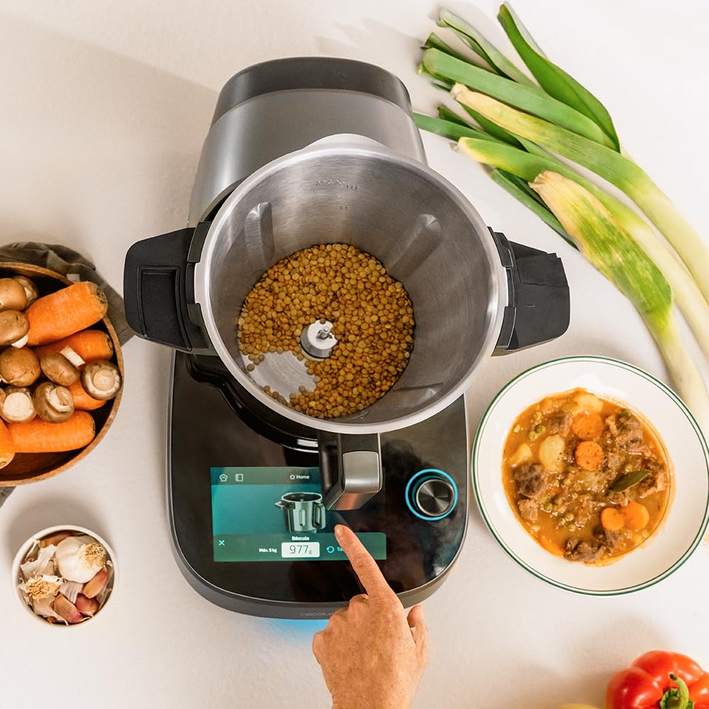 Cecotec Wielofunkcyjny robot kuchenny z dozownikiem żywności Mambo CooKing Total Gourmet. 2200 W, 45 funkcji, tysiące przepisów z przewodnikiem, unikalny słoik 5L i 5L Victory Dzbanek, akcesoria