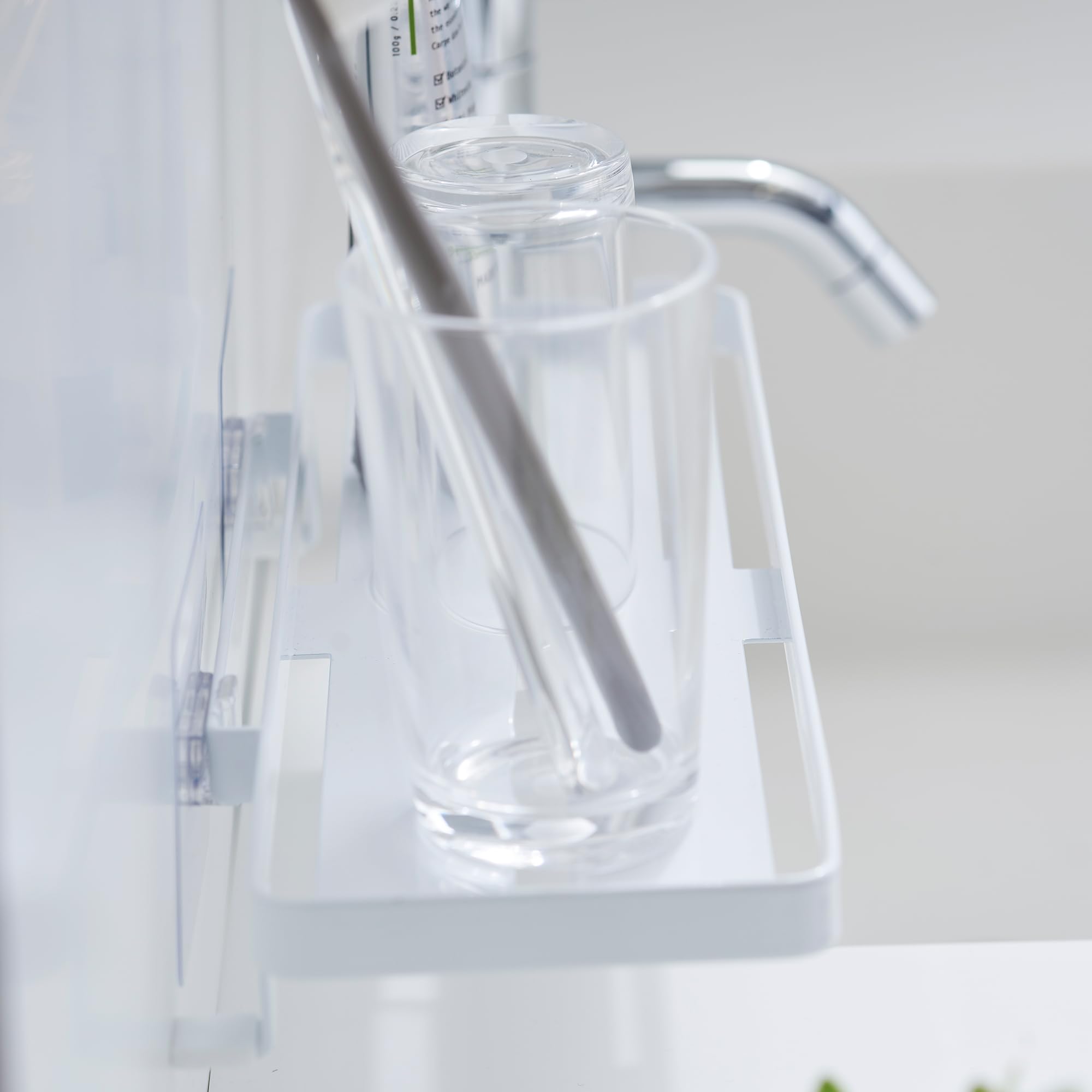 Yamazaki Tower Film Hook Vassoio Igienico - Bianco, Acciaio/Silicone, 30x11.5x4.7cm