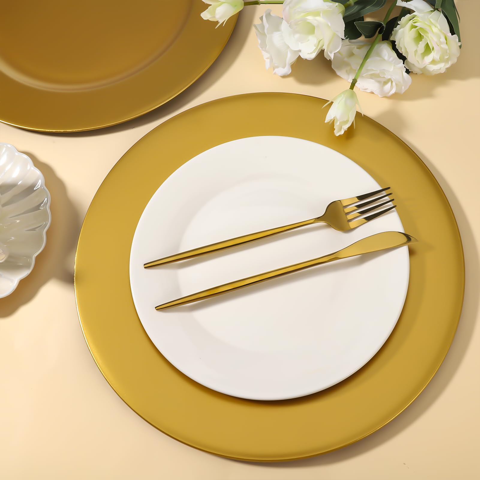 Lot de 36 assiettes rondes en plastique doré de 33 cm pour table de mariage, vacances, décoration de fête