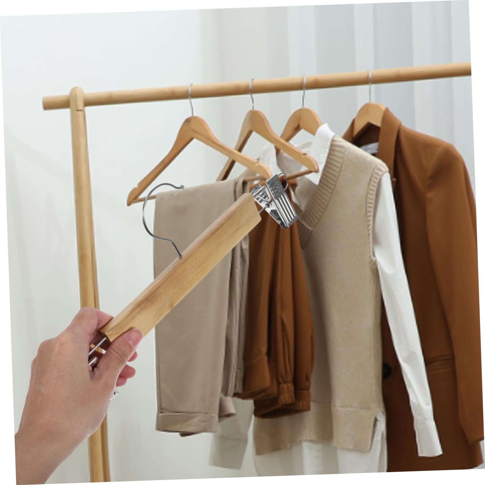PRETYZOOM 10 Pezzi Appendini per Pantaloni e Gonne con Clip in Acciaio Inox e Struttura in Legno, Salvaspazio e Resistenti per Organizzazione Armadio
