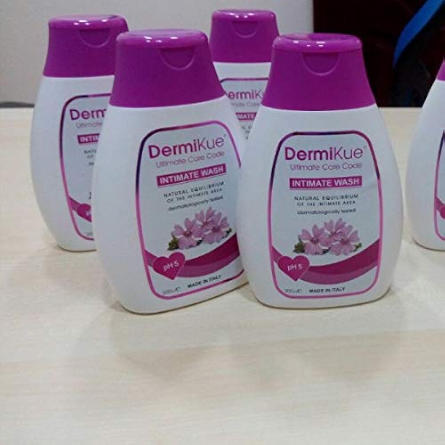 dermikue Herbal Intimate Wash