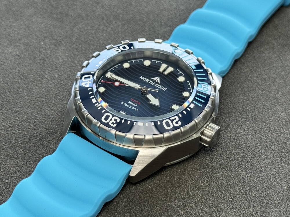 North Edge 2026 Triton Herren Solar Taucheruhr - 300M Wasserdicht, 316L Edelstahlgehäuse, Premium Quarzwerk