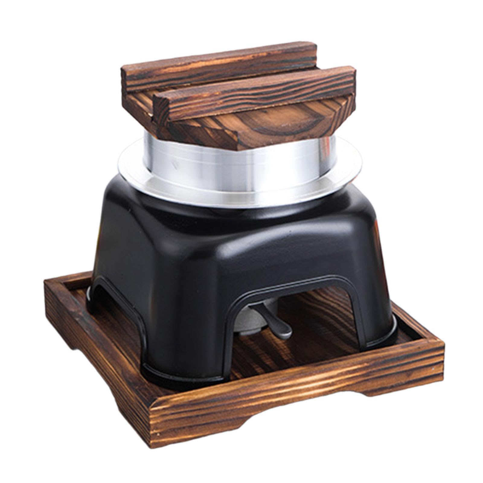 Set cuociriso giapponese, isolato, coperchio e vassoio in legno