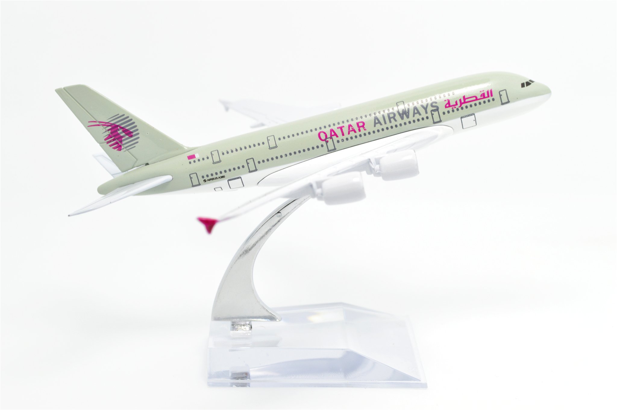 TANG DYNASTY(TM) 1400 16cm Air Bus A380 Qatar Airways Plane Metal