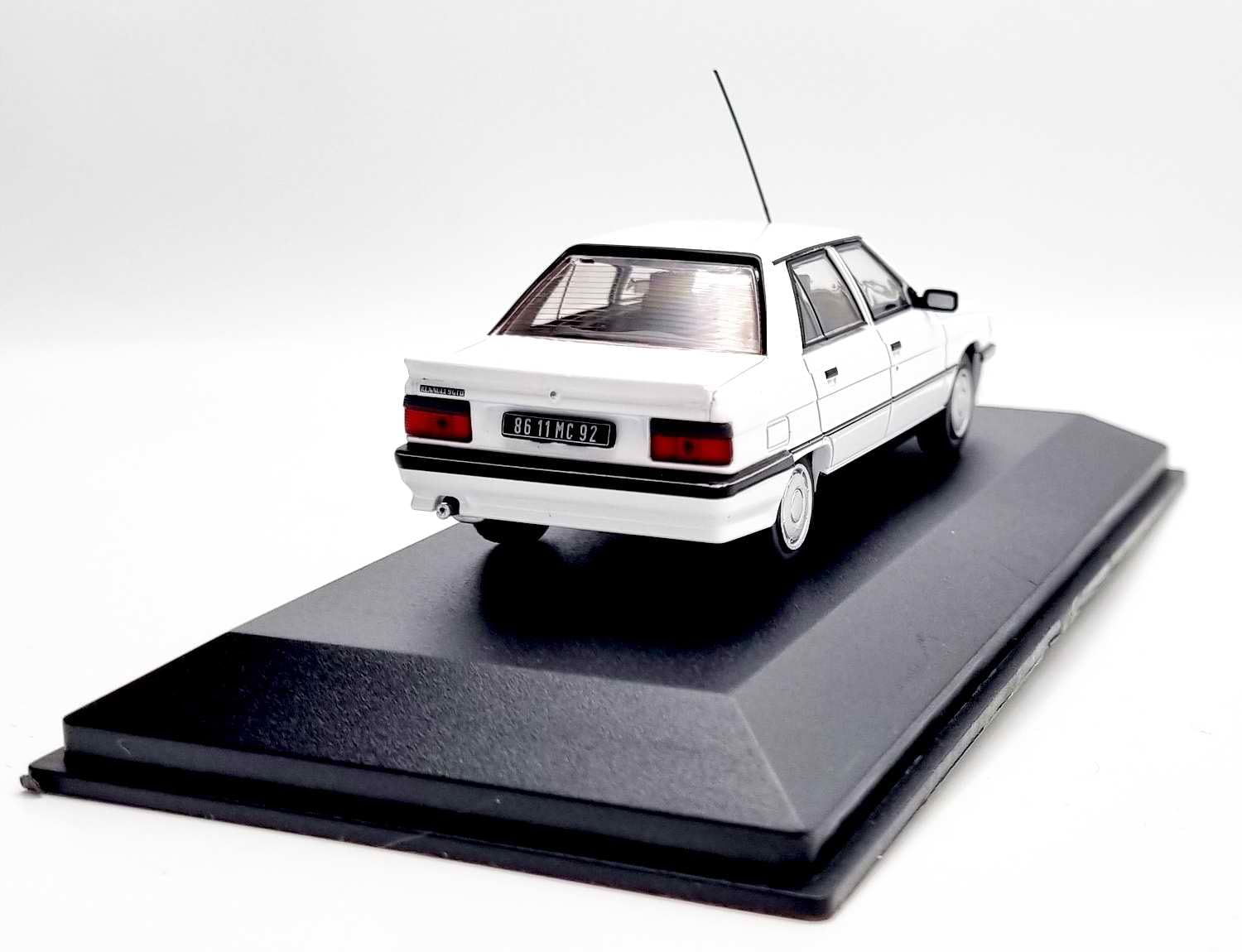 MINIATURE RENAULT 4 GTL de 1985 Vert Métallisé en Métal 1/43 R4 GTL 4L EUR 22,90 - FR
