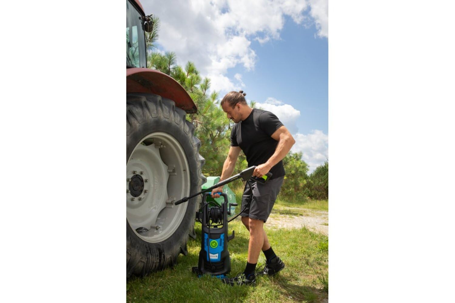 Högert Technik, Myjka wysokociśnieniowa – 2400 W, 180 bar, przepływ: maks. 450 l/h, wąż i pistolet wysokociśnieniowy, filtr wody, przyłącze węża ogrodowego 1/2"