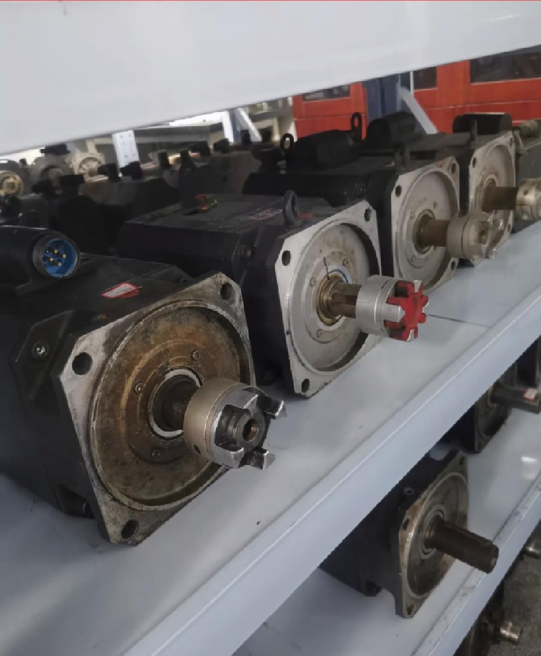 1 PCS Motor 1FT6105-8AF71-3EA1(Used) in Good Condition