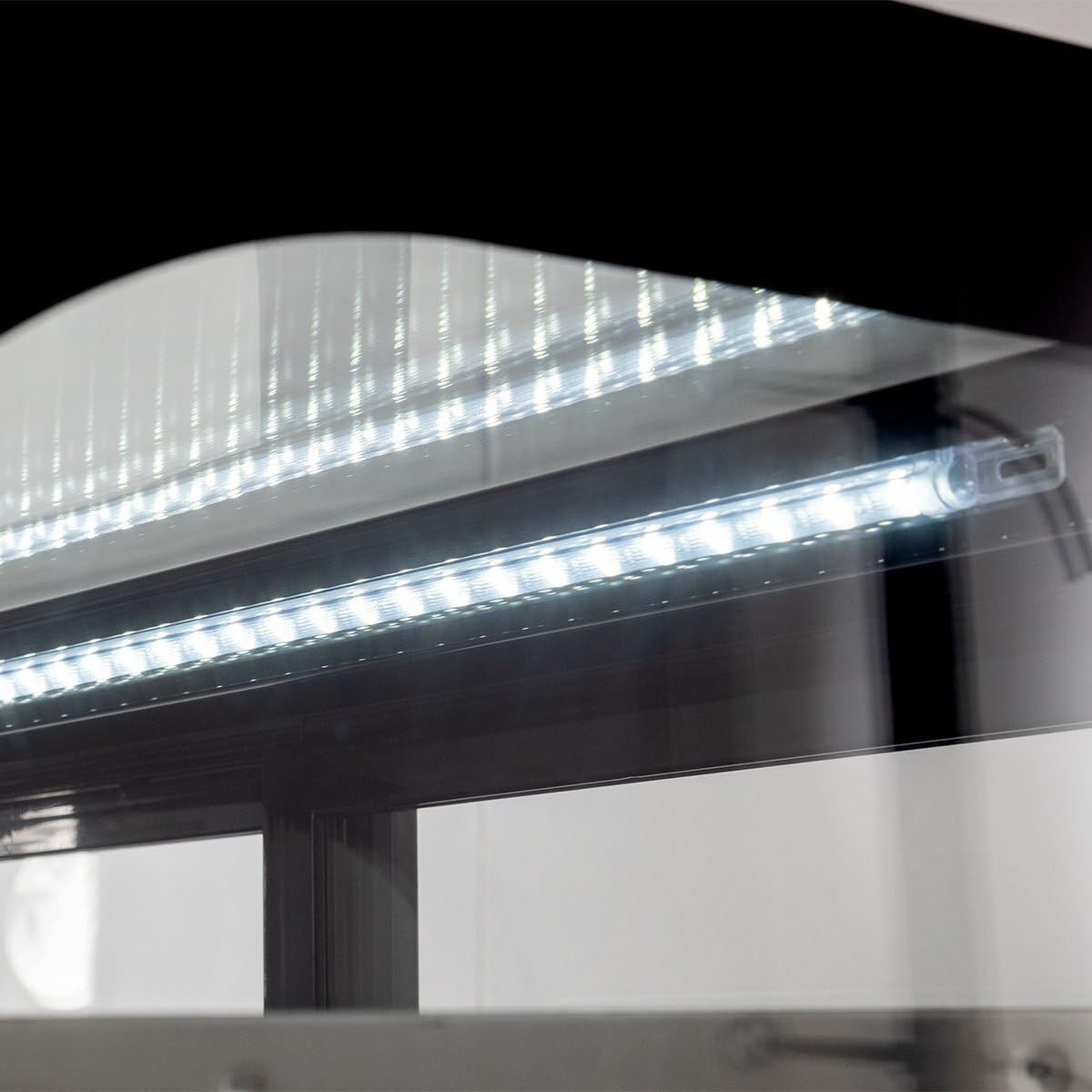 GastroHero Vetrina refrigerante 160 litri I vetrina buffet +2 °C e +6 °C con LED I vetrina refrigerante Gastro nero I banco refrigerante con porta in vetro e convezione I chiudibile a chiave