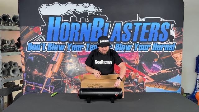 Amazon.com: HornBlasters 3-Gallon (11.35 Liters) 7 Port Air Tank