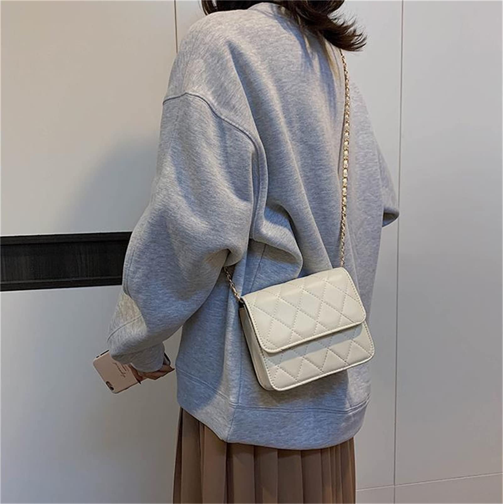 Lingge Kettentasche Kleine Tasche Damen Vielseitig Ins Single Shoulder Messenger Pendlertasche Schwarz Gesteppte Geldbörse Gitter Clutch Kleine Umhängetasche mit Kettenriemen Ledergeschenke