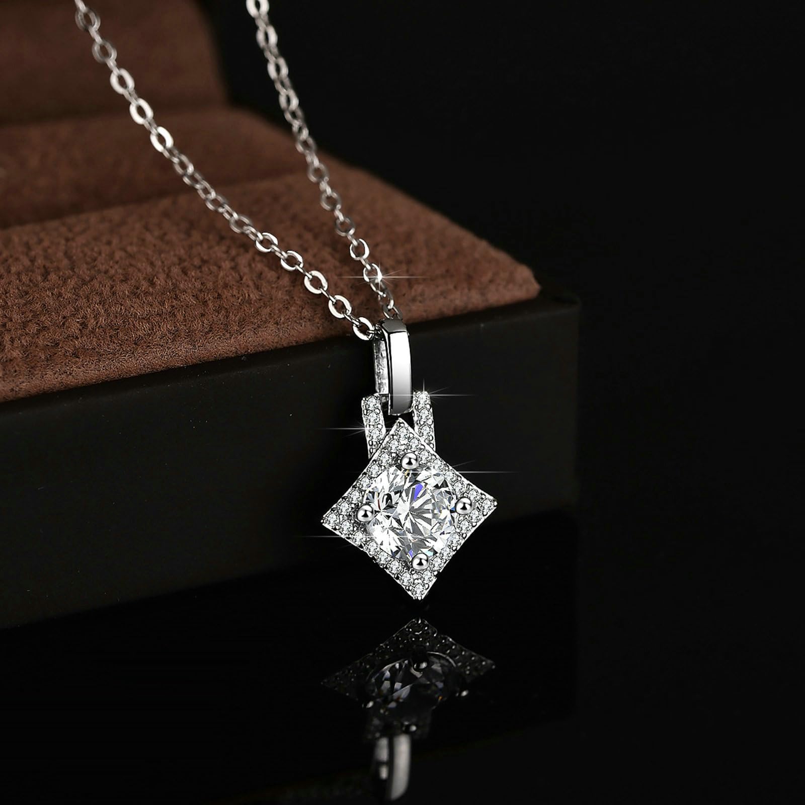 Naszyjnik 750 585 375 białe złoto z wisiorkiem, łańcuszek damski z białego złota 45 cm, zawieszka w kształcie czworoboka, 6,5 mm, moissanit 1 ct, łańcuszek 45 cm, na wesele dla kobiet