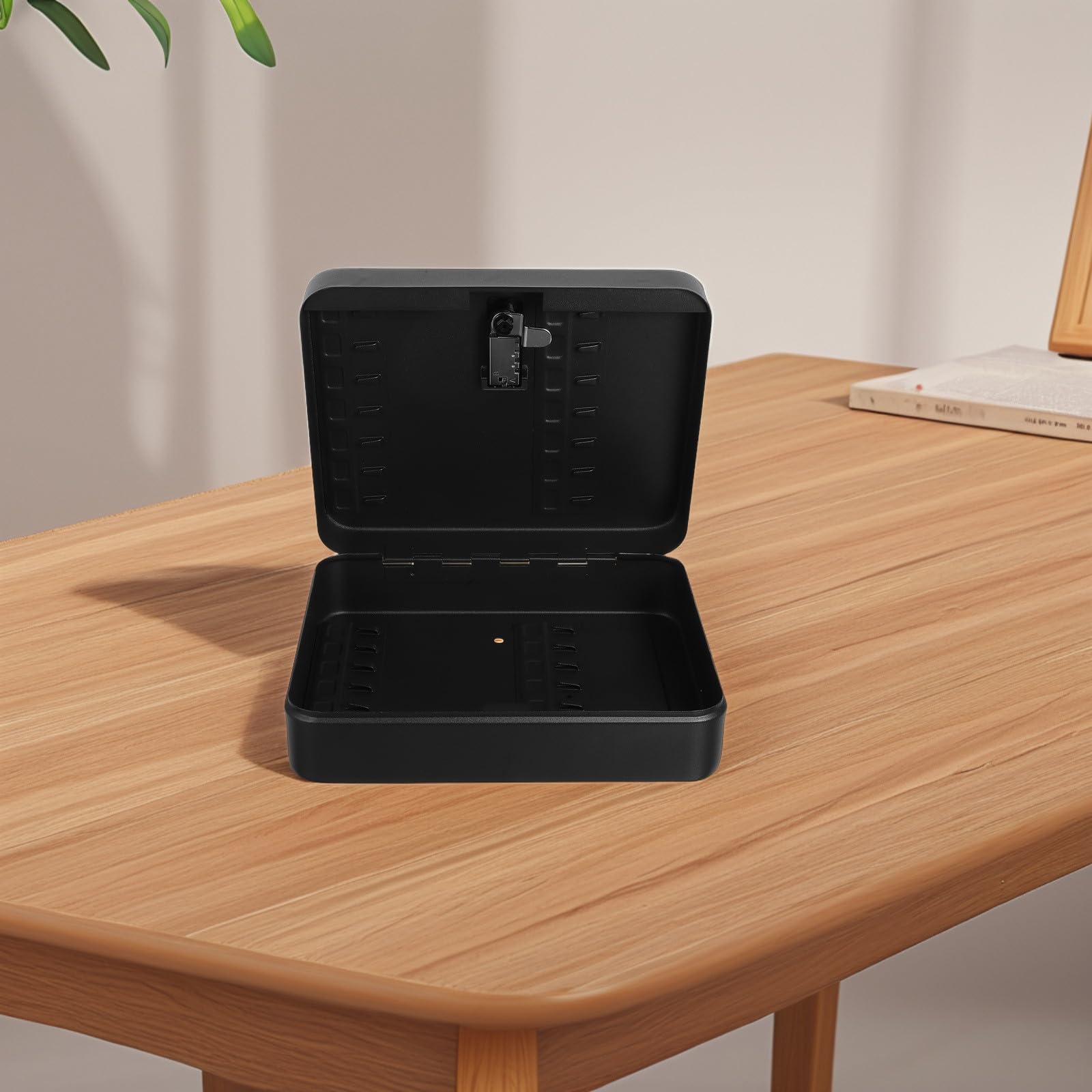 DOITOOL Schlüsselschrank mit Zahlenschloss aus Eisen 28 Fach Schlüsselhalter Multifunktionales Design für Auto und Büro Wandmontage Schwarz