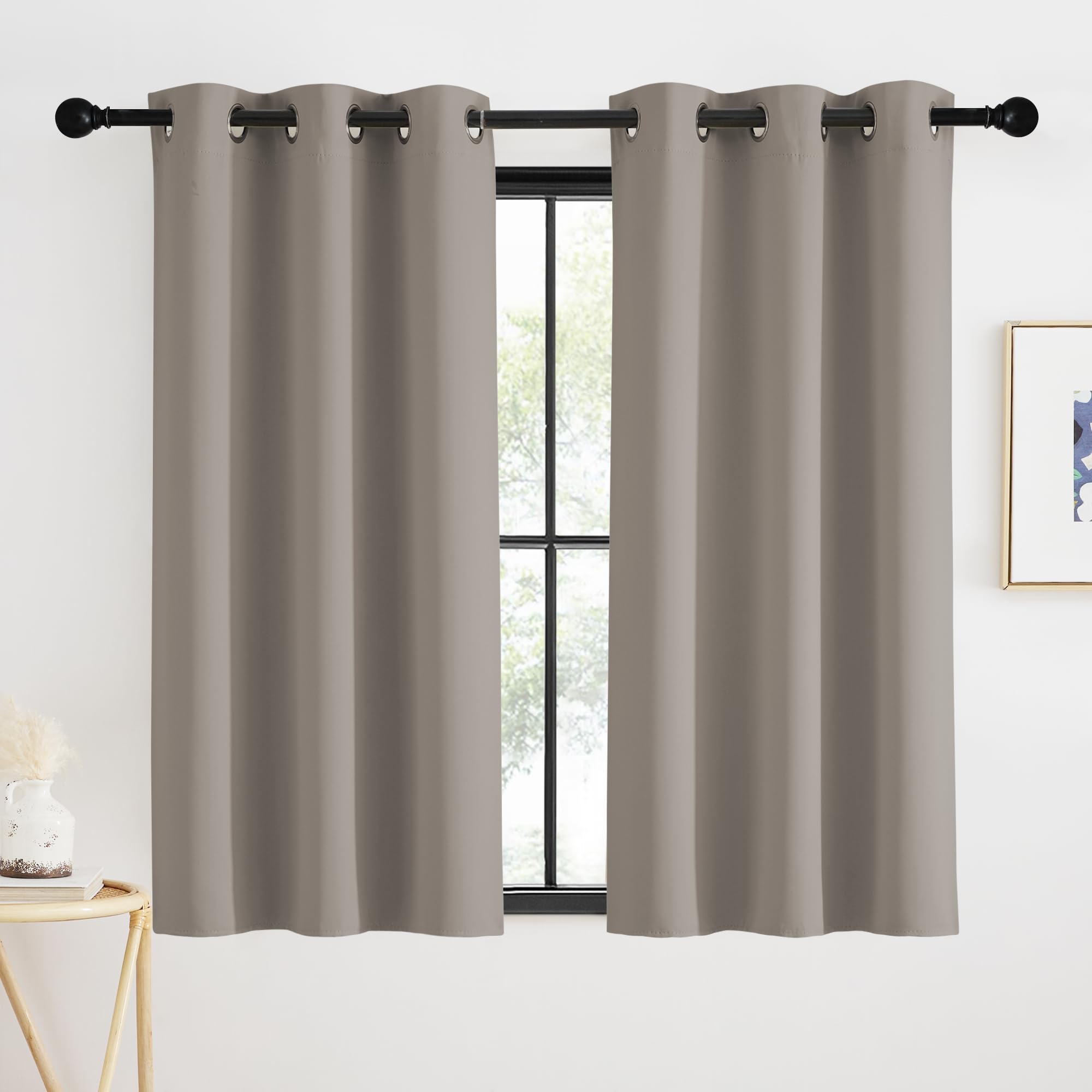 KGORGE Gardinen für Kleine Fenster Schlafzimmer 2er Set 120 x 90 cm(HxB) Verdunklungsvorhänge mit Ösen Thermo Vorhang Blickdicht Scheibengardine Modern Küche/Badezimmer, Sandfarben