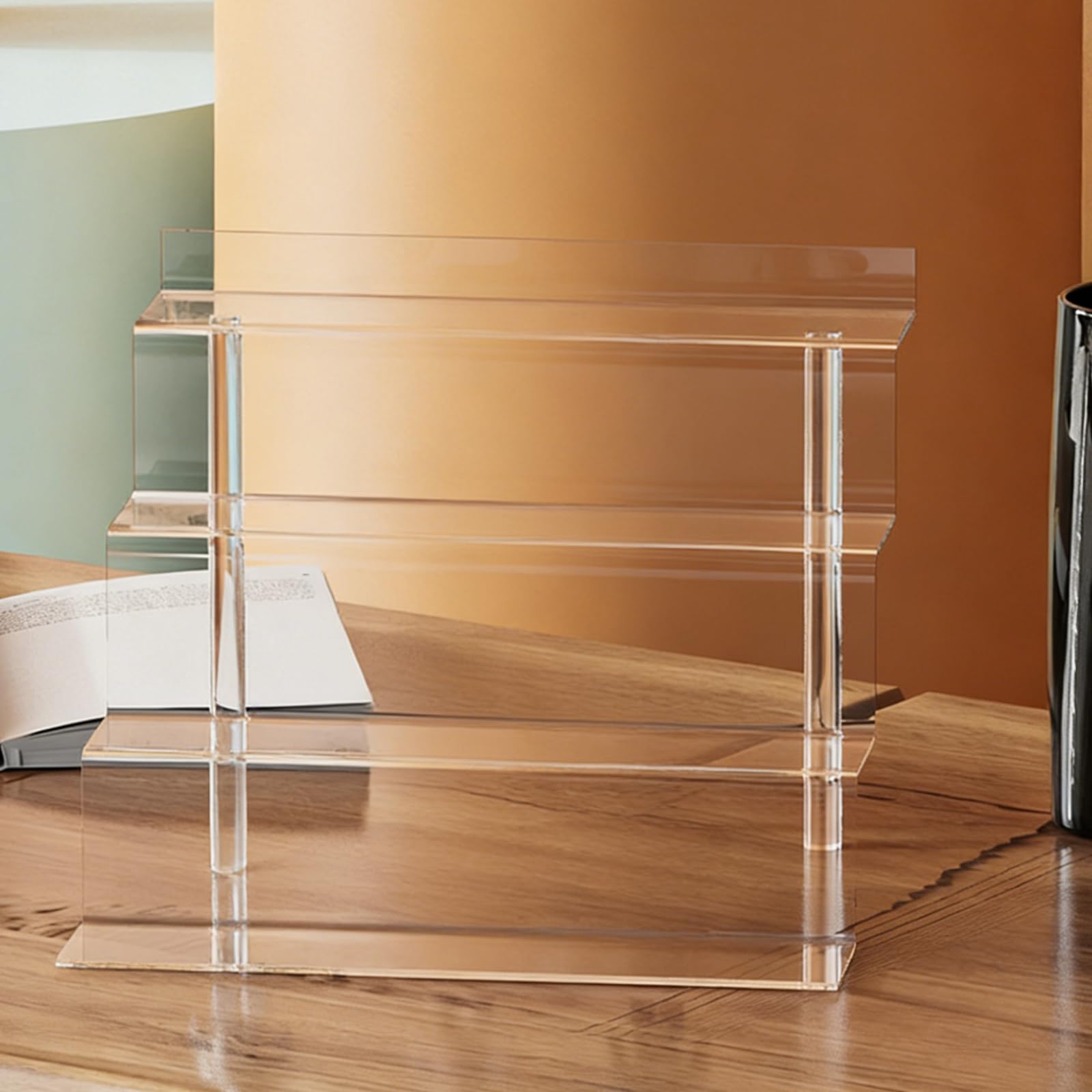 Estante acrílico que ahorra espacio de Step Designs para maximizar la capacidad de exposición artículos de perfume