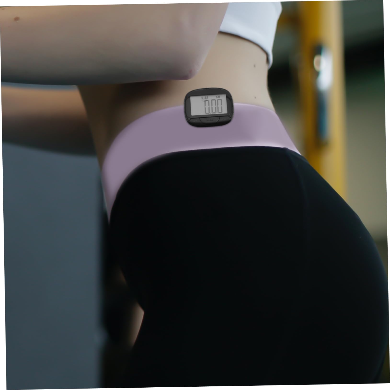 HEMOTON 1 Set Walking Pedometer with Large Screen Display Portable Clip Design for Accurate Step Counting Durable Material for Running and Outdoor Activities Option Random Color