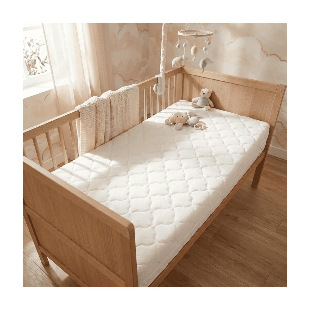P'TIT LIT Pack Sommeil Bébé 3-en-1 - Matelas 60x120x10 cm Réversible - Plan Incliné Déhoussable Étoiles Dorées - Protège-Matelas en Molleton Doux - Déhoussable - Certifié Oeko-Tex & Certipur