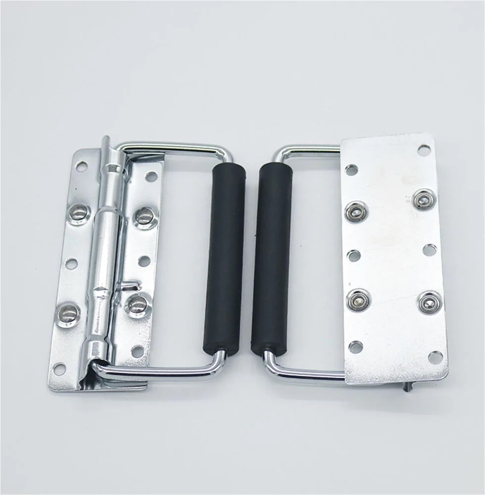 Poignée à ressort pour rénover une caisse à outils en aluminium