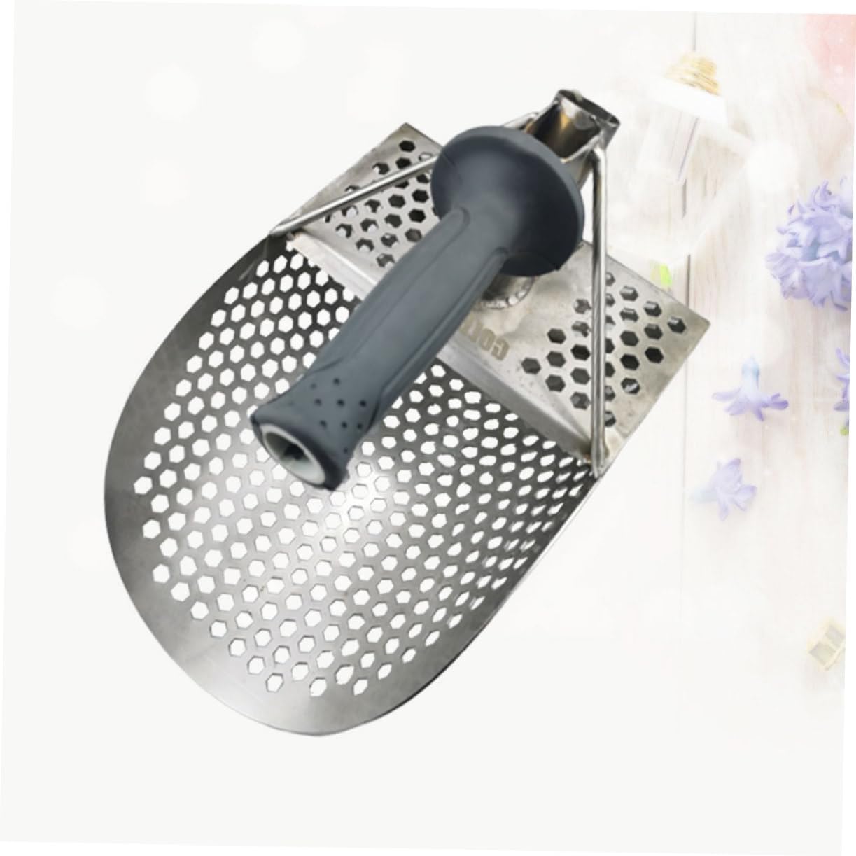 1Pc Metal Filter Sand Scoop Shovel Stainless Steel Digging Tool with Holes for Underwater Treasure Hunting Durable Design with Random Handle Color