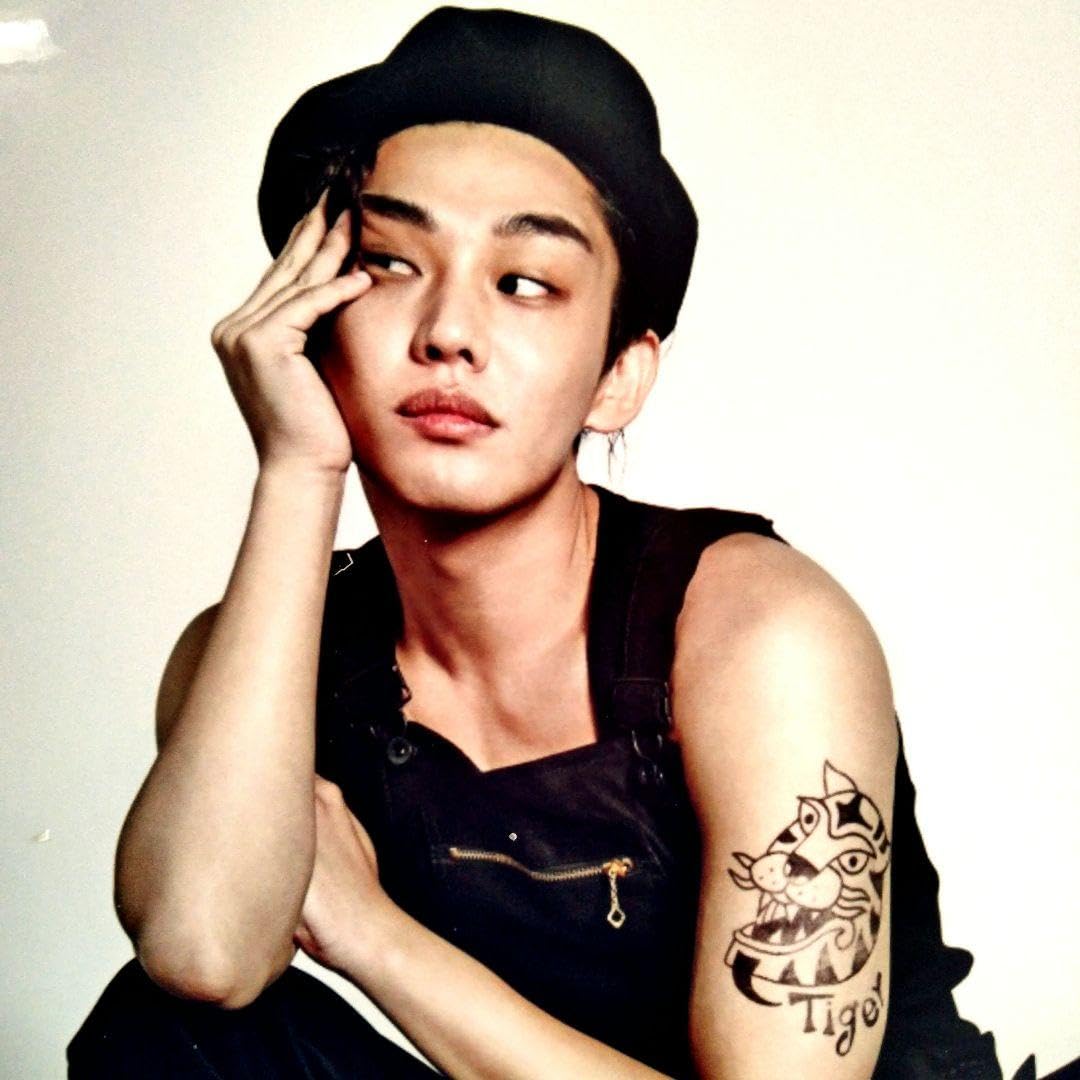 ユ・アイン直筆サイン入り超大型写真…Yoo Ah-in Amazon.co.jp: ユ アイン直筆サイン入り超大型写真…Yoo Ah-in