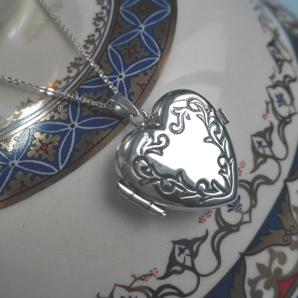 Collar Guardapelo Corazón Cenefa en Plata de Ley 925, con Estuche y Cadena