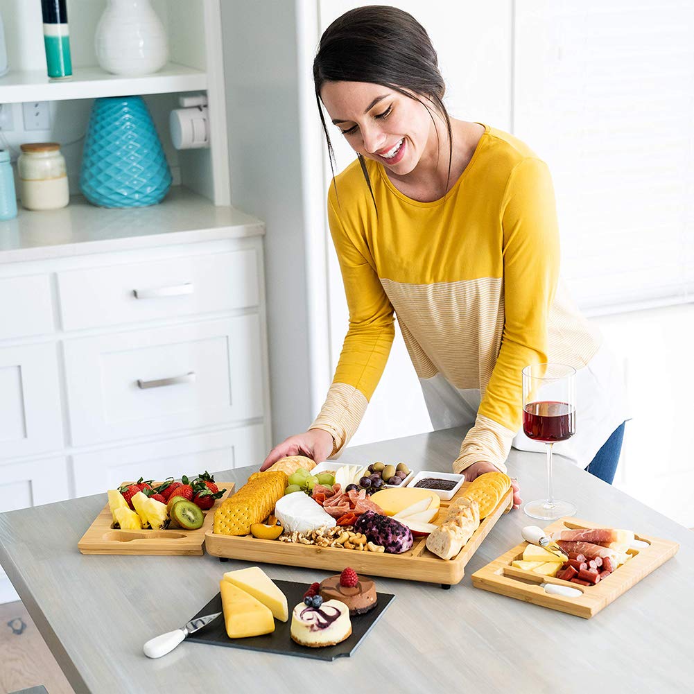 Planche à Fromage en Bambou et Couteau à charcuterie en Bois Plateau à Fromage avec 2 tiroirs coulissants, Cadeaux de Pendaison de crémaillère de Mariage