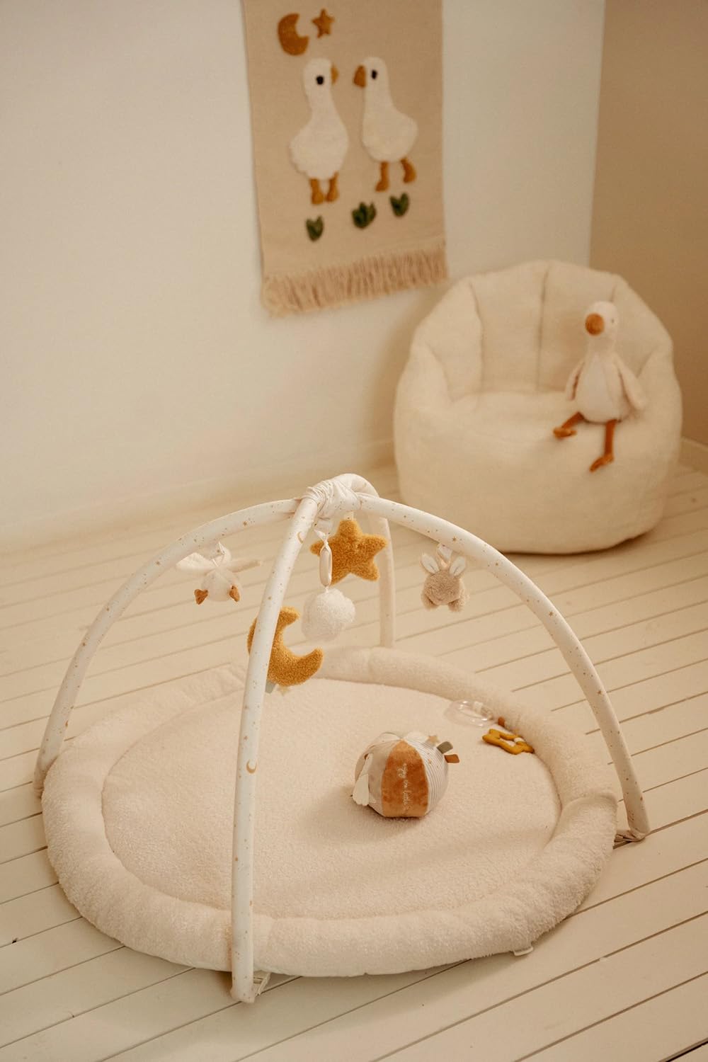 Little Dutch Krabbeldecke mit Spielbogen Activity Baby weiß - Newborn Naturals