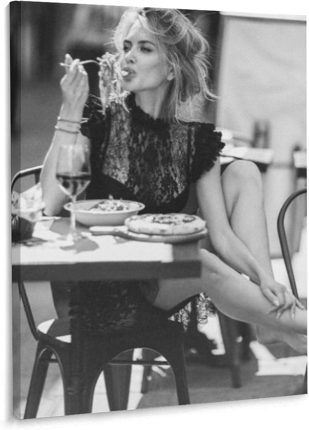 ROBAUN JIUNIAN WALLART CANVAS PICTURES PRINTS ABSTRACT PAINTINGCanvas Print Spaghetti Girl Eating Spaghetti Sexy Aesthetic Decoration Paintings FOR LIVING ROOM 55x75cm NO FRAME