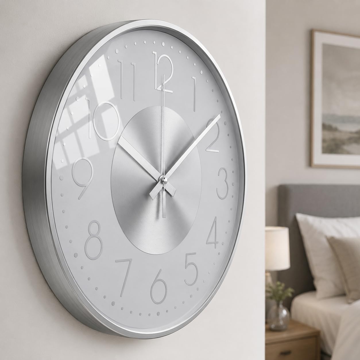 Horloge murale silencieuse 30 cm sans tic-tac à piles pour un sommeil serein