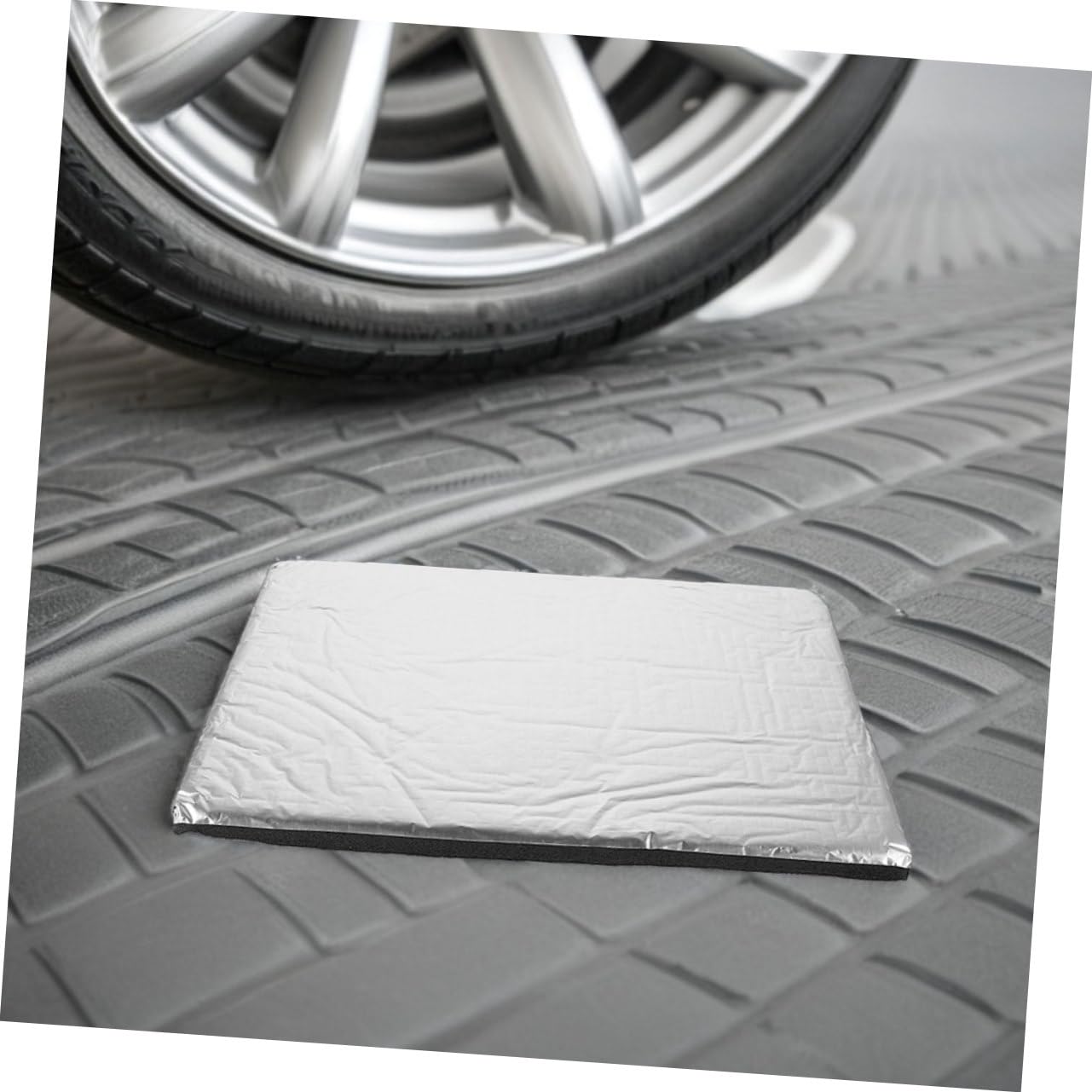 Amosfun 50stücke Schallschutzmatte Aus Aluminiumfolie Isolierung Für Auto Motor Wärmedämmung Geräuschreduzierung Dämmmaterial Für Fahrzeuge