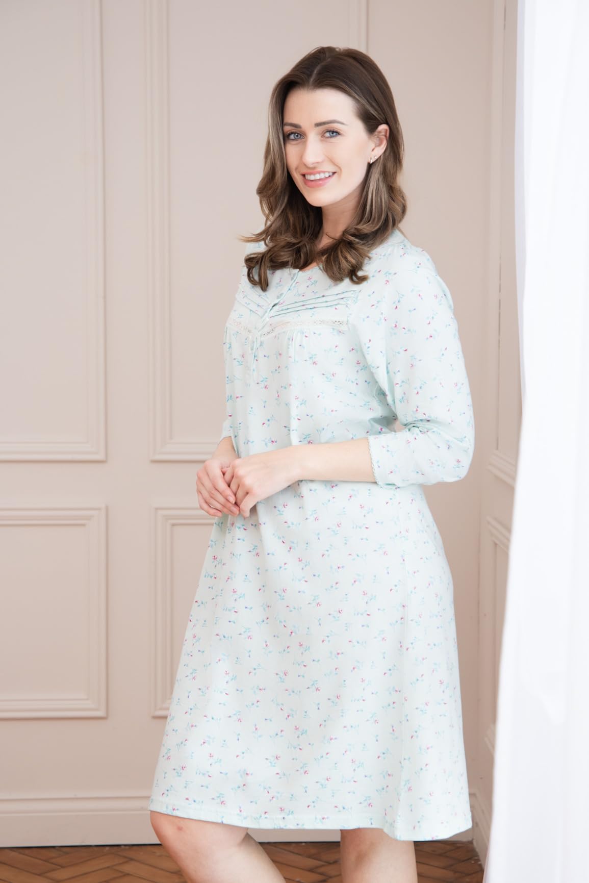 Camille Camisón de Manga Larga para Mujer, diseño Floral, clásico, Suave, camisón de Jersey con Cierre de botón de Cuello Redondo