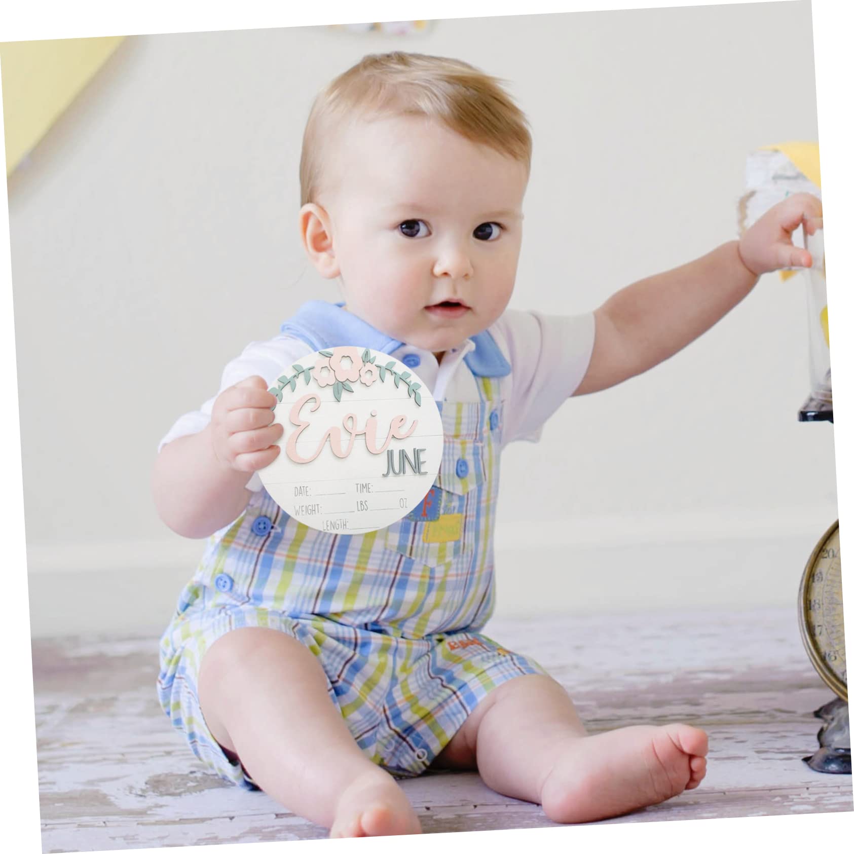 Totority Wooden Baby Announcement Sign Baby Shower Decor Round Baby Milestone Gender Birth Record 2pcs Set