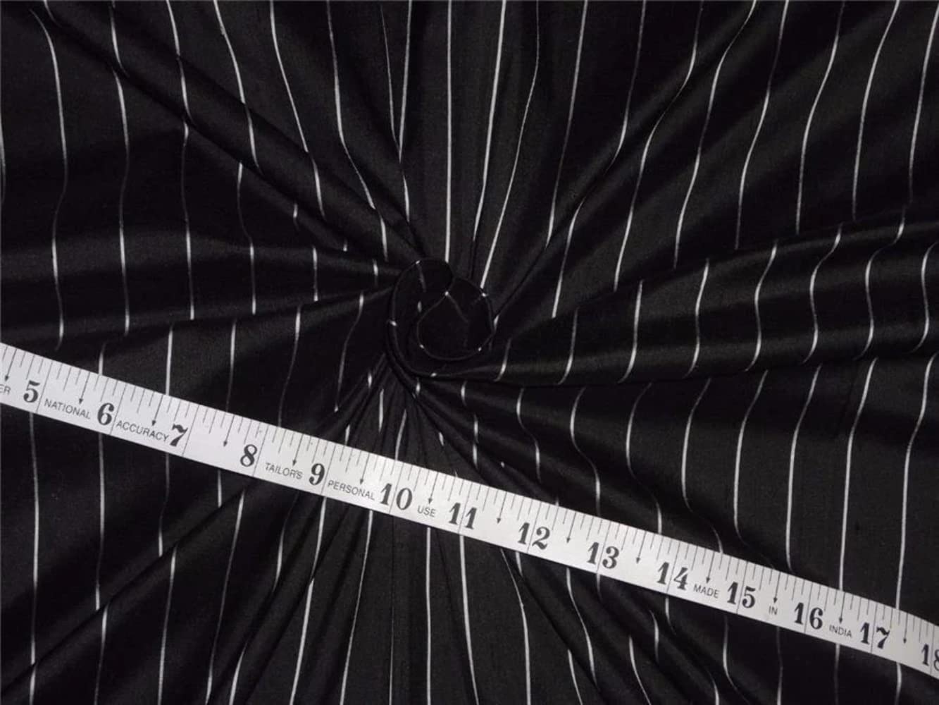 Soie dupion noire et argentée haut de gamme pour costumes chics