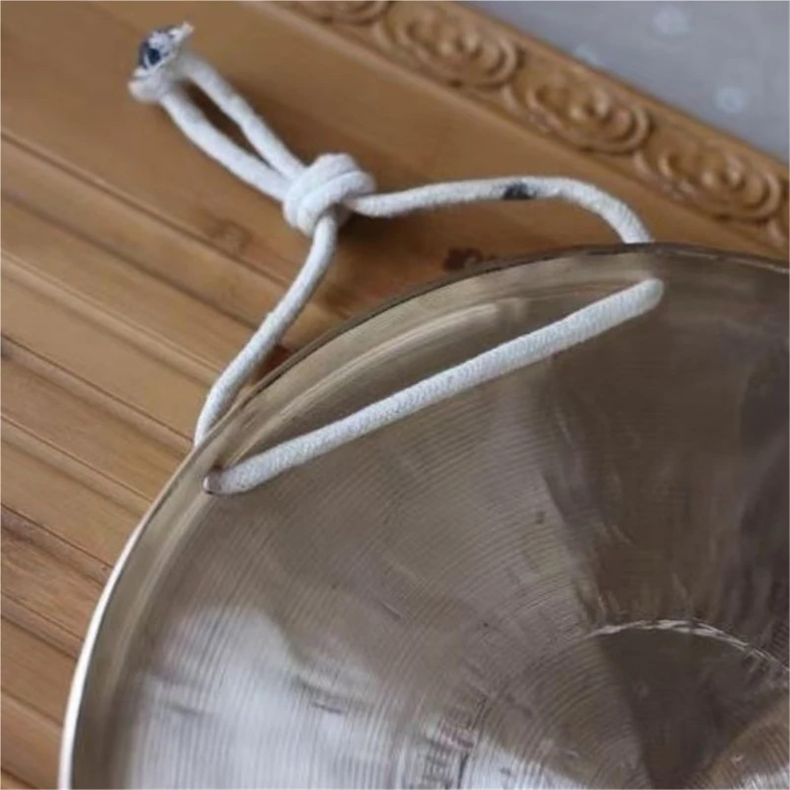 Gongs y platillos portátiles, Instrumento de percusión cobre platillo Gong mano for meditación, curación y relajación del sonido(28CM)