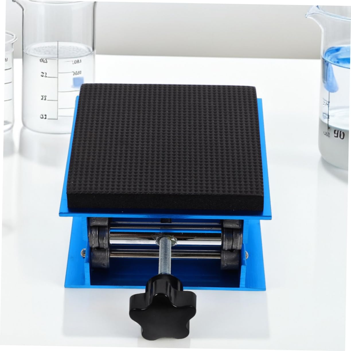 Amosfun Elevador de Mesa de Laboratorio con Soporte de Gato de Aluminio Antideslizante, Plataforma Ajustable 15x15cm y Diseño Versátil para Experimentos y Equipos Científicos
