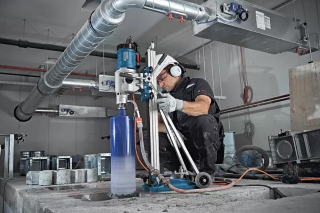 Bosch Professional: stojak wiertarski GCR 350 (Ø wiercenia 350 mm, skok wiertła 580 mm, 12.6 kg, z adapterem do wiertnicy diamentowej GDB 350 WE)