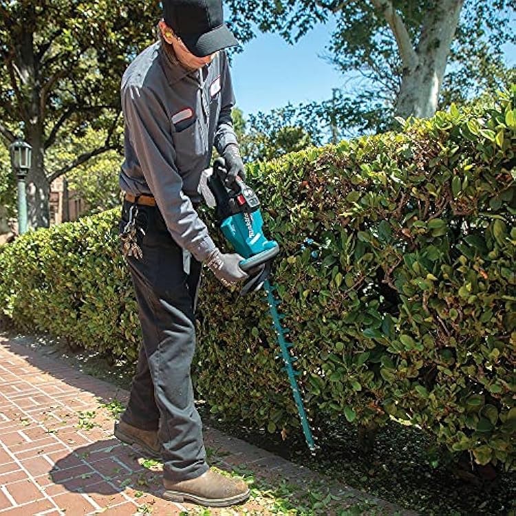 Makita 40V Max Xgt Hedge Trimmer Bare Tool 30 inches Brushless Cordless