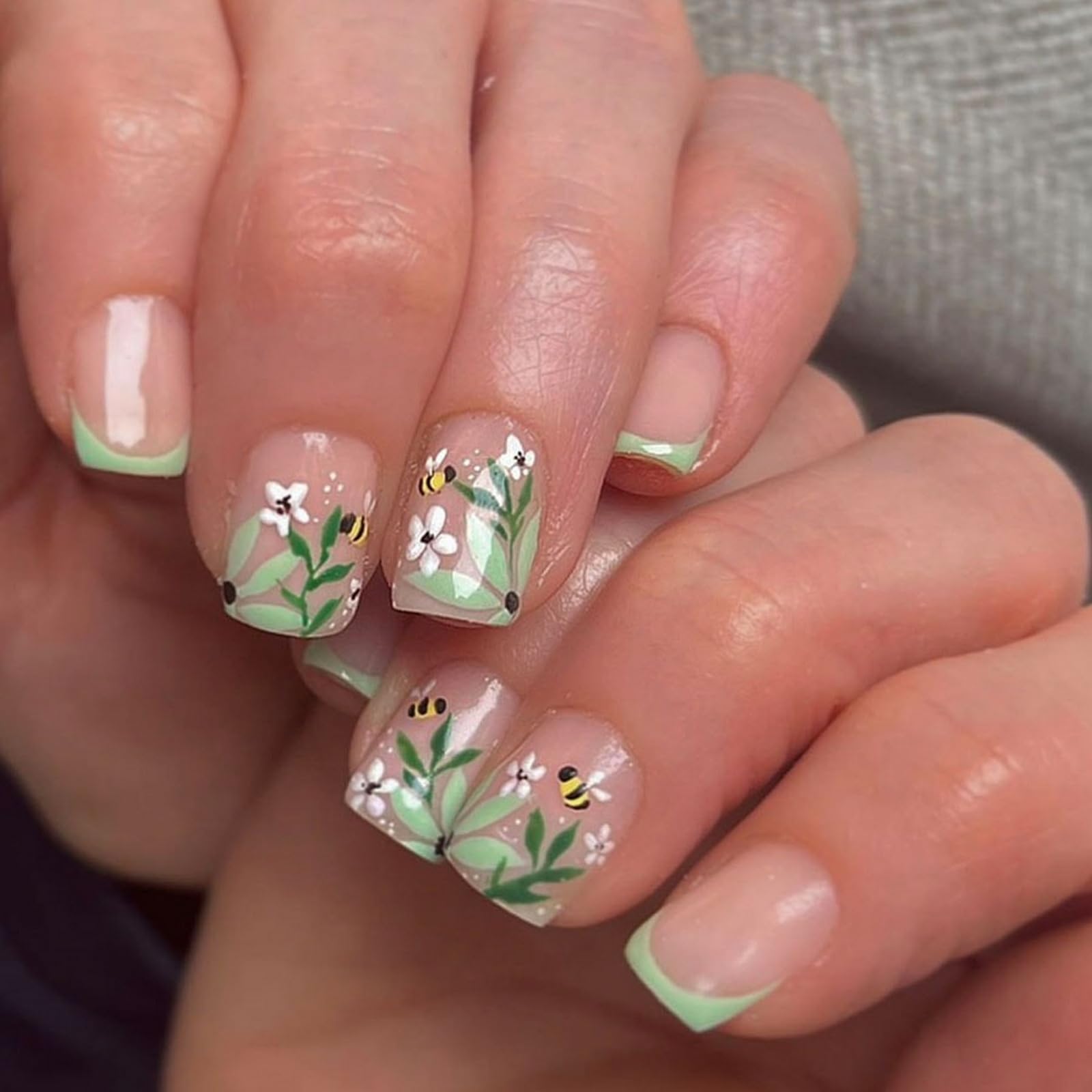 Flower Press on Nails Short Square MABKJLF Green French Tip Fake Nails Cute Nails Floral Bee False Nails with Designs Glossy Glue on Nails Summer