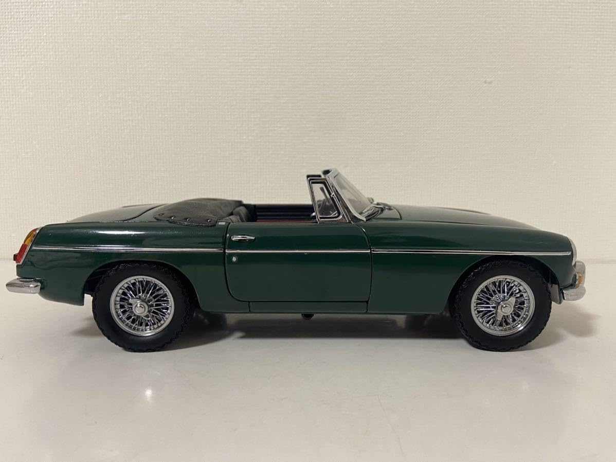 No119 ミニカー1/18箱ありKYOSHO MG B Mk-1 1:18 Kyosho MGB MK1 - YouTube