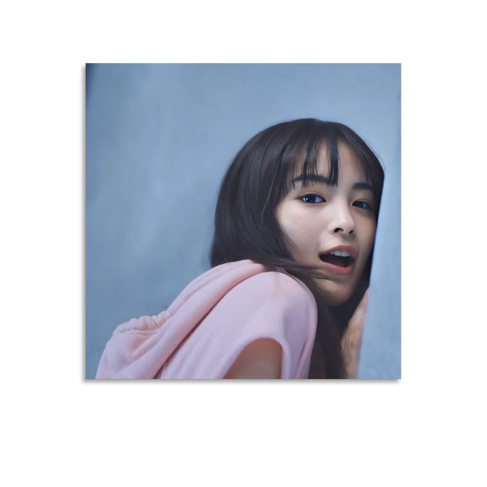 Amazon.co.jp: 広瀬 すず 女優写真 ポスター (2) オフィス ベッド