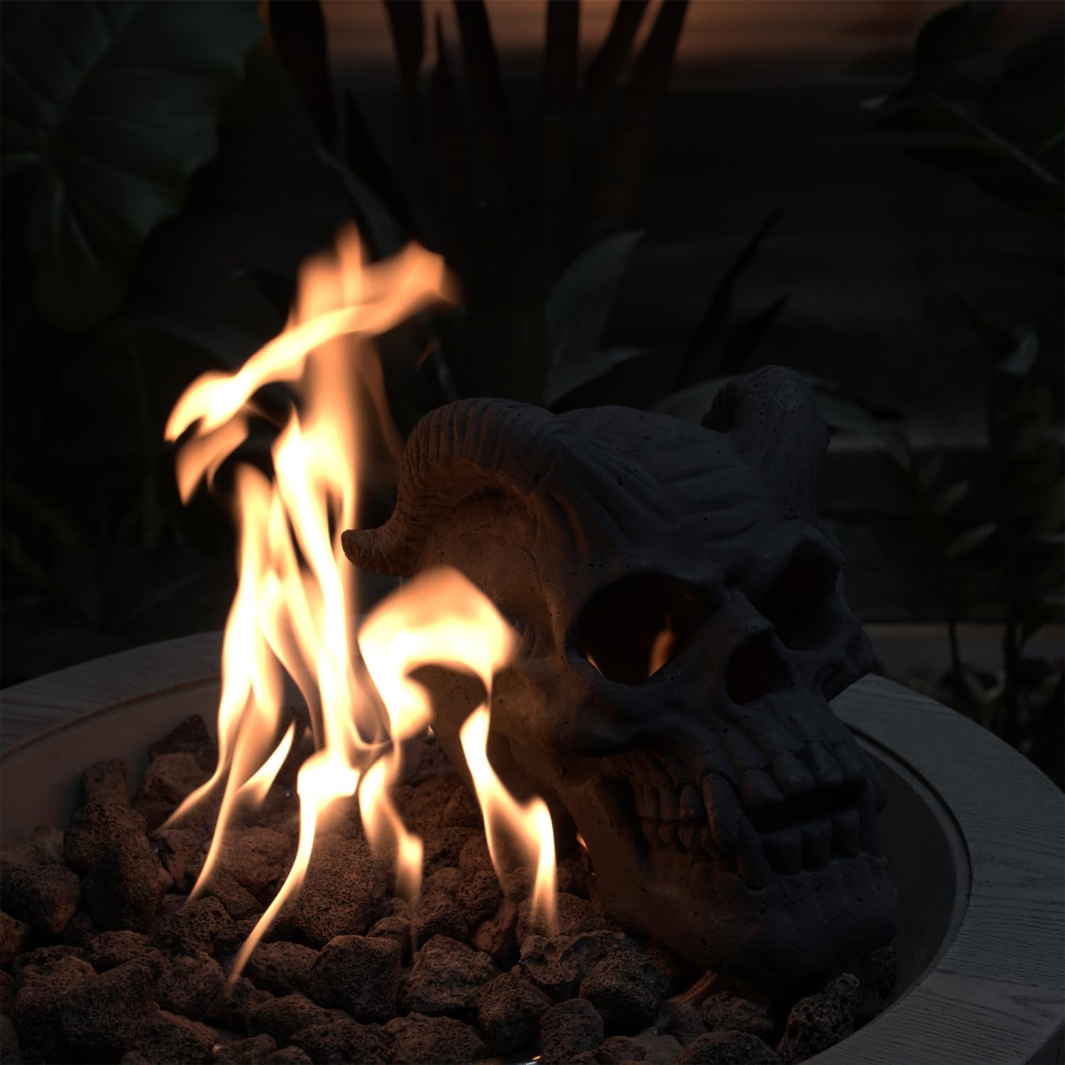 Refractory Materials Imitated Human Fire Pit Skulls Gas Log for Ng, Lp Wood Fireplace, Firepit, Campfire, Halloween Decor, BBQ