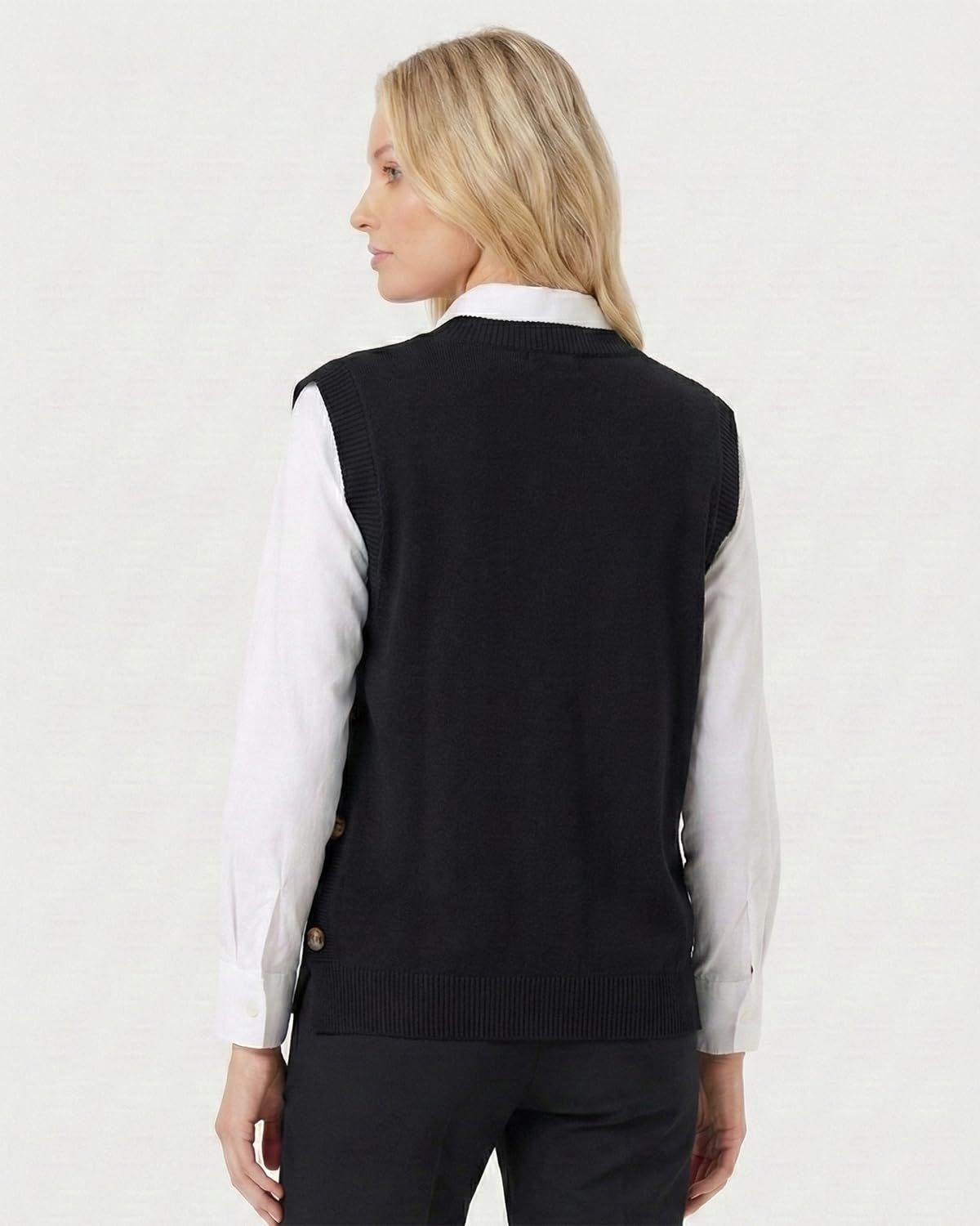 Pull sans manches pour femme avec col en V et boutons latéraux asymétriques
