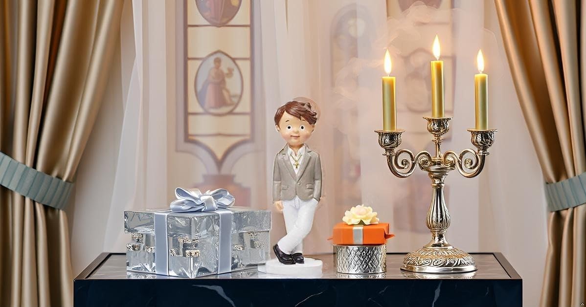 Figurine Communion Garçon Mopec - En Polyrésine Avec Bible 17cm Pour Gâteau