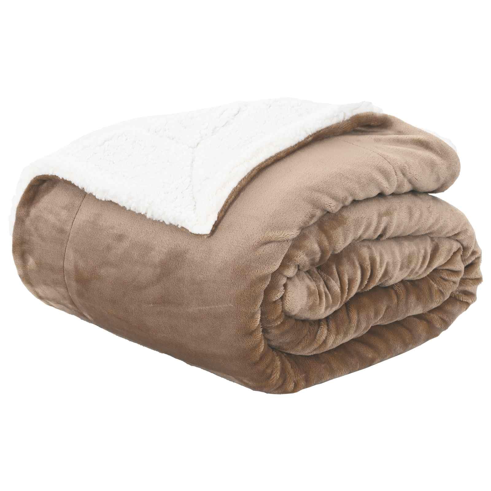 Couverture jeté de canapé camel pour des soirées cocooning au salon en automne