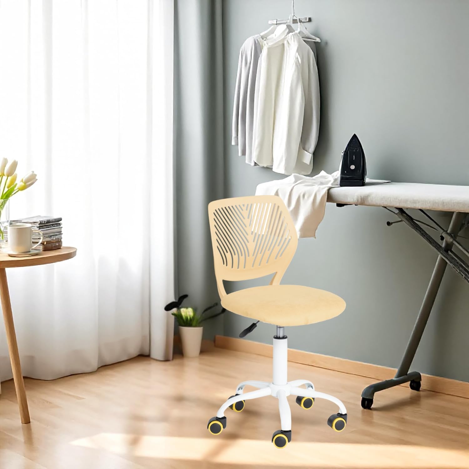 HOMYLIN 1 silla de planchar con ruedas, silla ergonómica ajustable en altura, perfecta para escenas de planchado, lavandería, sala de costura, color amarillo claro