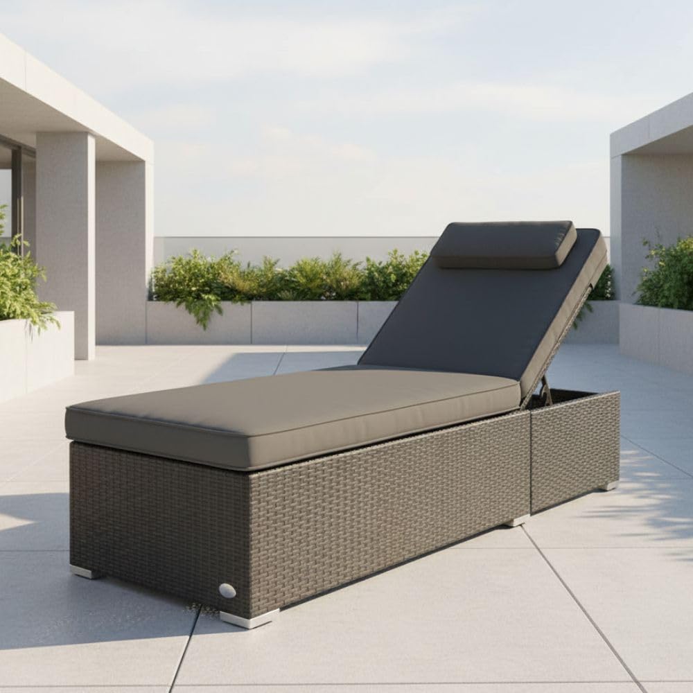 RS Trade Sonnenliege Gartenliege wetterfest extra hoch auch für Senioren – Polyrattan Outdoor mit Rollen, stabil & belastbar bis 200kg, XXL für Garten Terrasse Balkon, grau Rattan, mit Grauer Auflage
