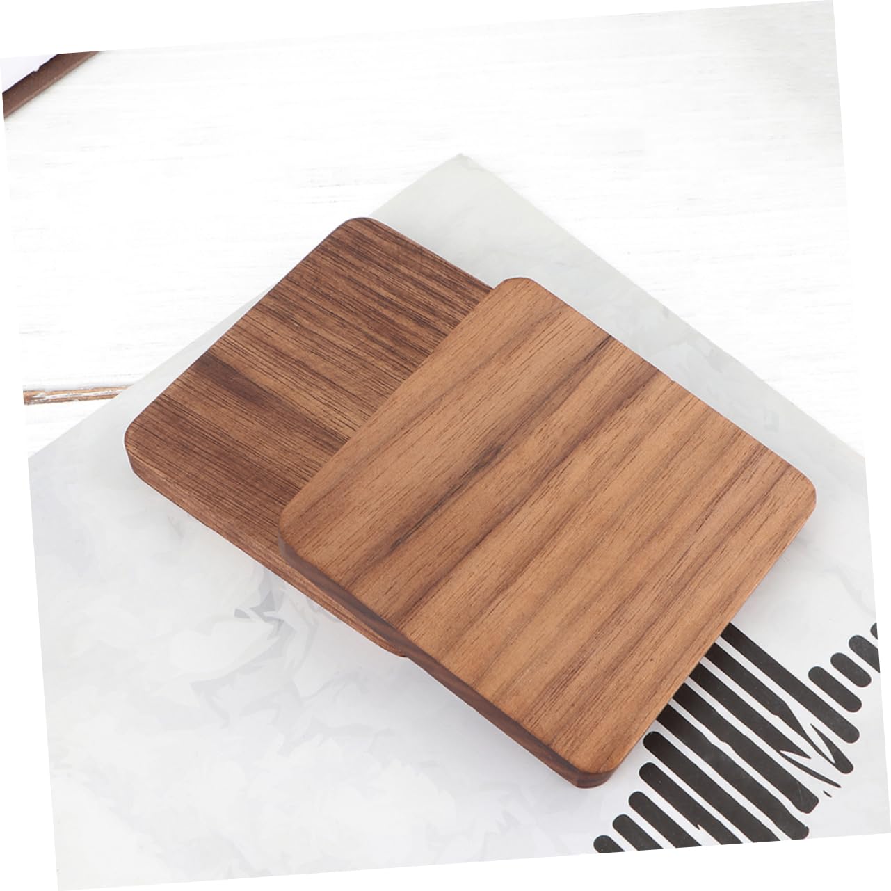 Gatuida 4 Posavasos de Madera Sintética Protectores y Multifuncionales Resistentes al Calor para Tazas y Bebidas Ideales para Restaurantes y Navidad