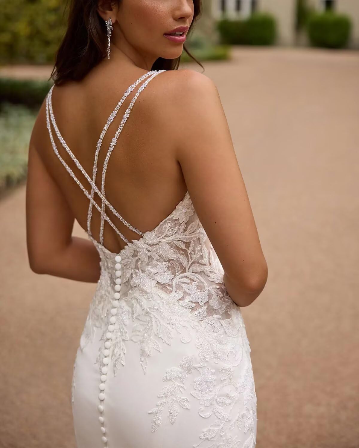 Women's Mermaid Wedding Dress for Bride Lace Applique Spaghetti Strap Beaded Long Satin Beach Bridal Gowns