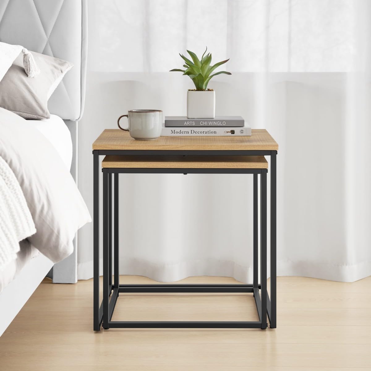 Mesa de Centro 50x50 cm, Juego de 2 mesas Nido cuadradas Efecto Roble, Patas de Metal Negro, diseño Industrial Ahorra Espacio para salón y Dormitorio