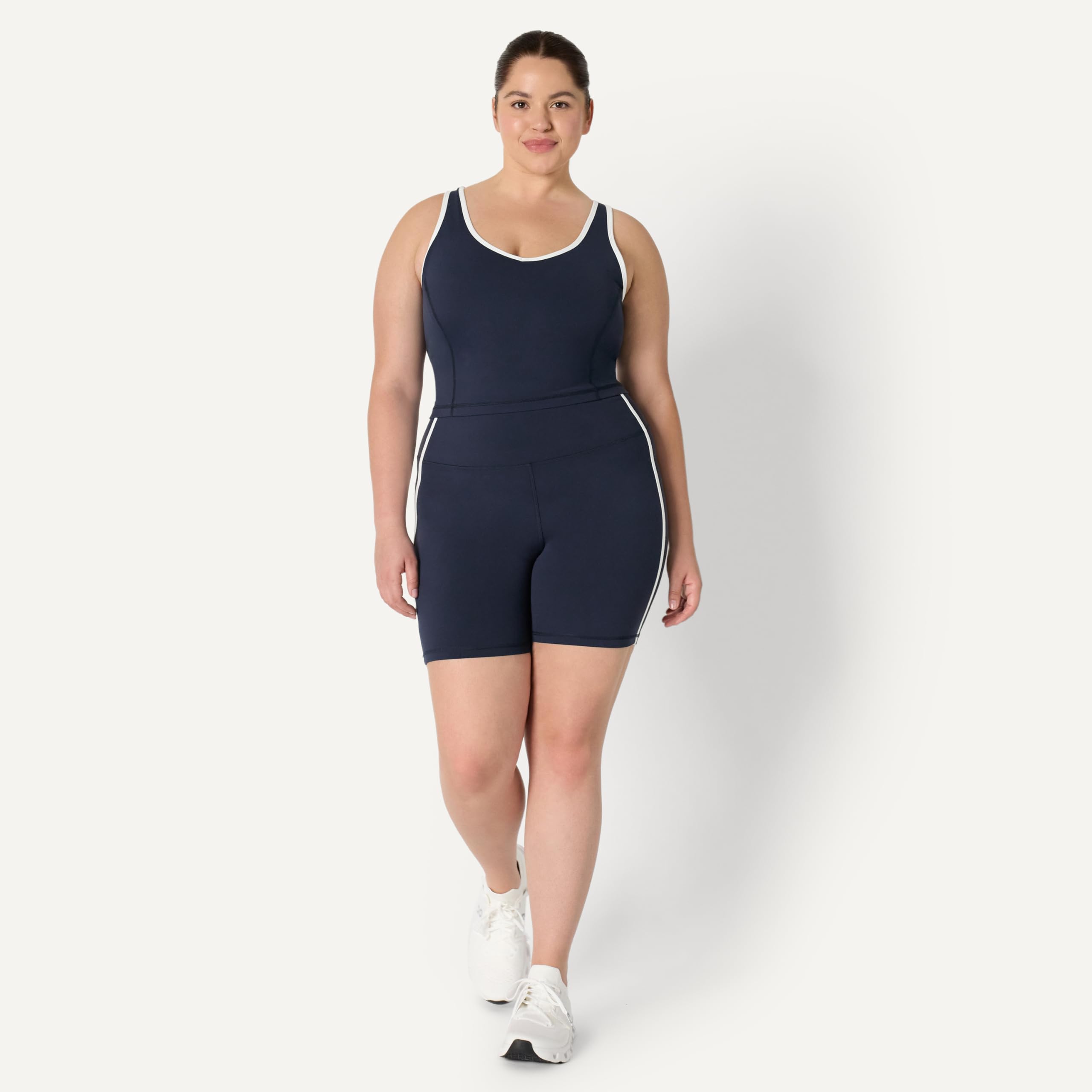 Amazon Essentials Mujer Top Corto de Tirantes Deportivo de Tejido FormFlex Ultrasuave con Soporte Ligero, Sujetador y Ribete en Contraste