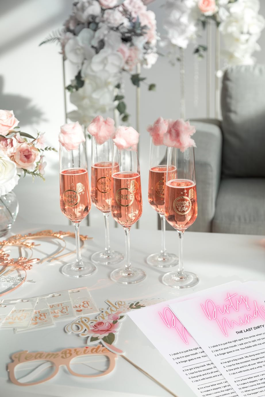 TDC Games Dirty Minds Bachelorette Party Spiele für Erwachsene, Brautdusche Spiele Quiz mit frechen Hinweisen für 25 Gäste, Erwachsenenspiele für Spieleabend, Paarspiele für Erwachsene, lustige